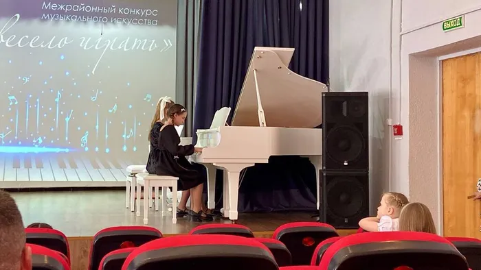 photo_5260454830541576391_y